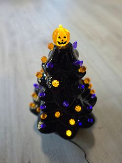 Mr. Halloween 14” Haunted Halloween Tree With Removable Bulbs