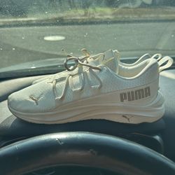 Puma Soft foam Size 9.5 Women’s 