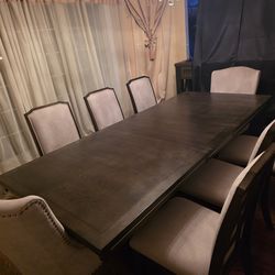 Dinning room table