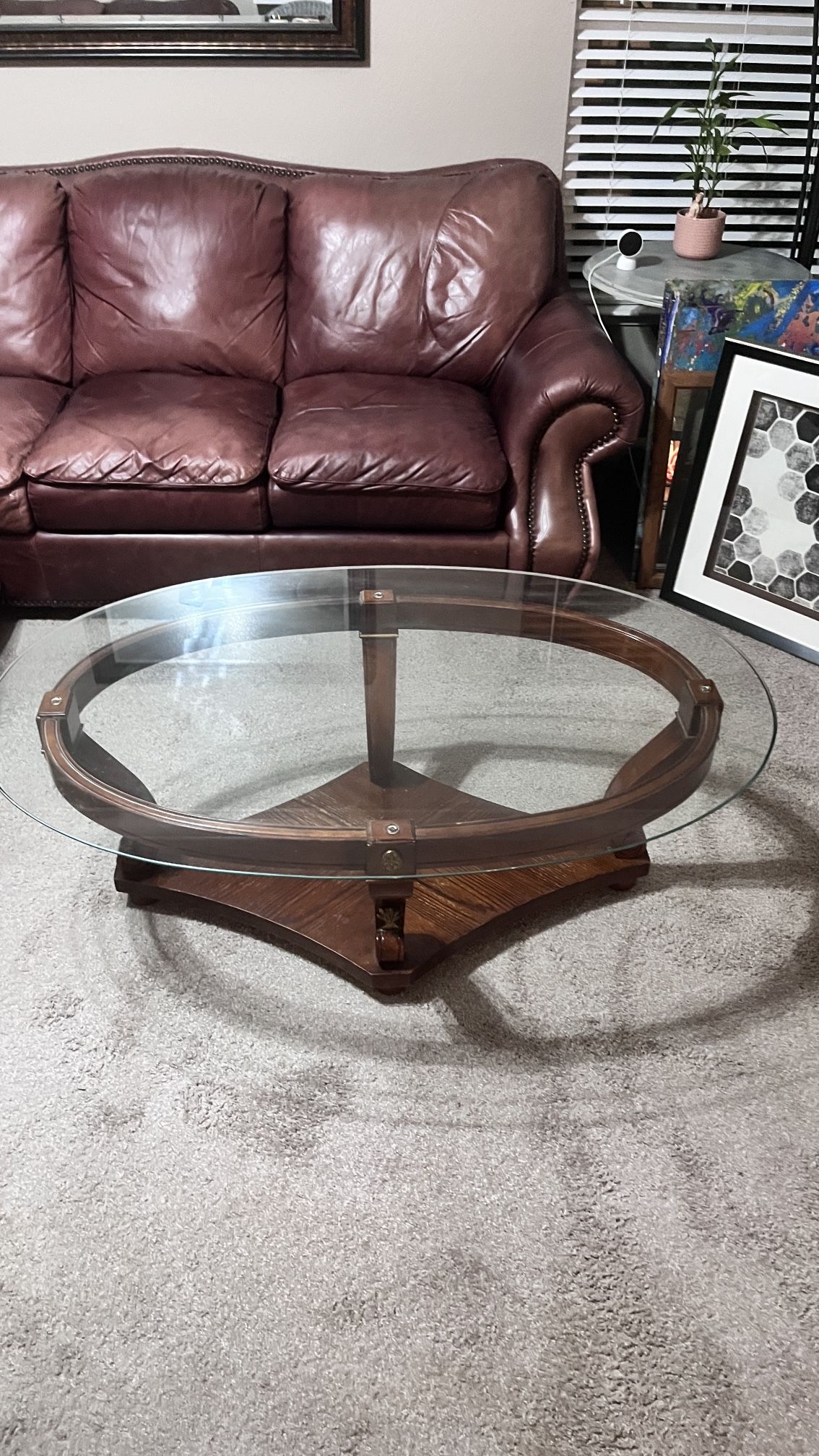 Elegant Glass & Wood Coffee Table – Vintage Charm!