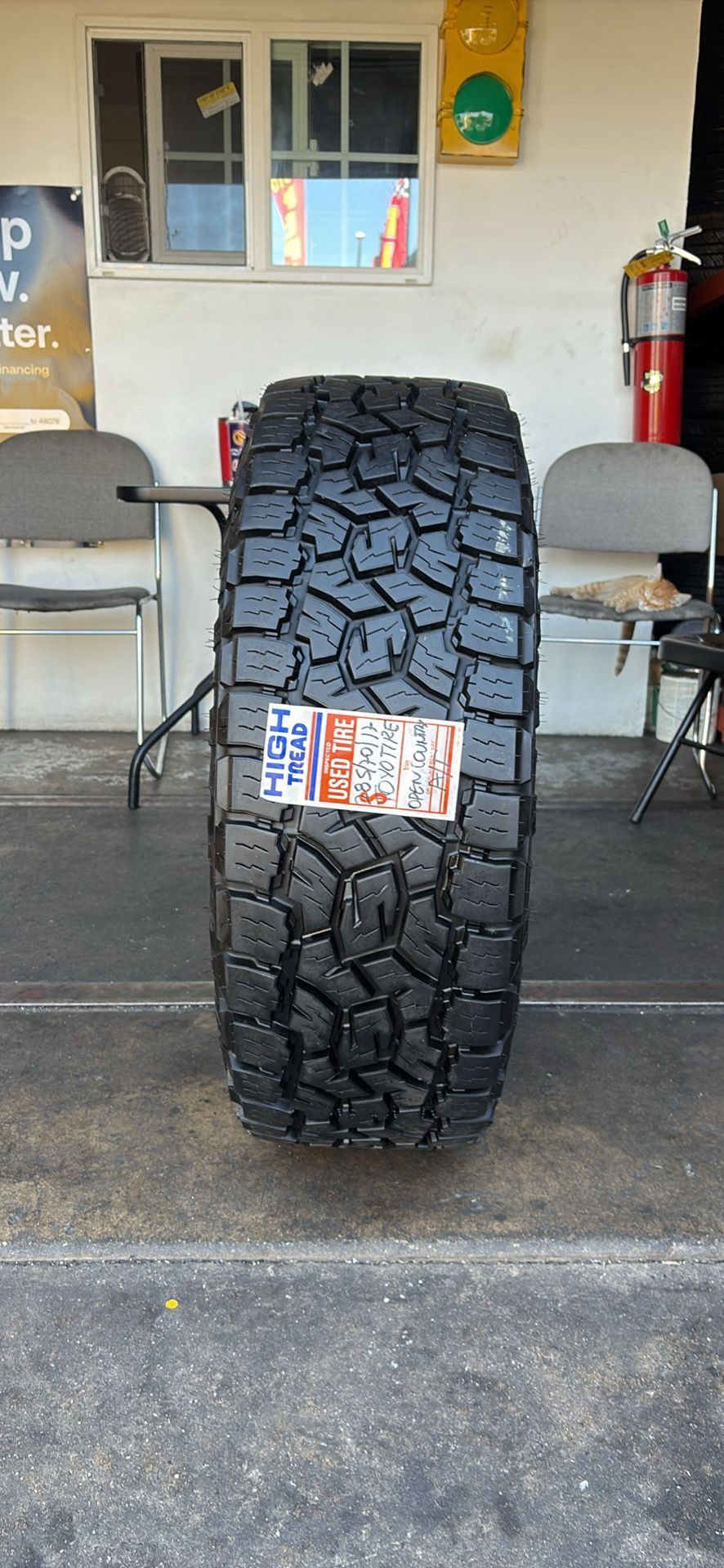 285/70/17 LT TOYO - ONE TIRE SEMI NEW DOT 2024