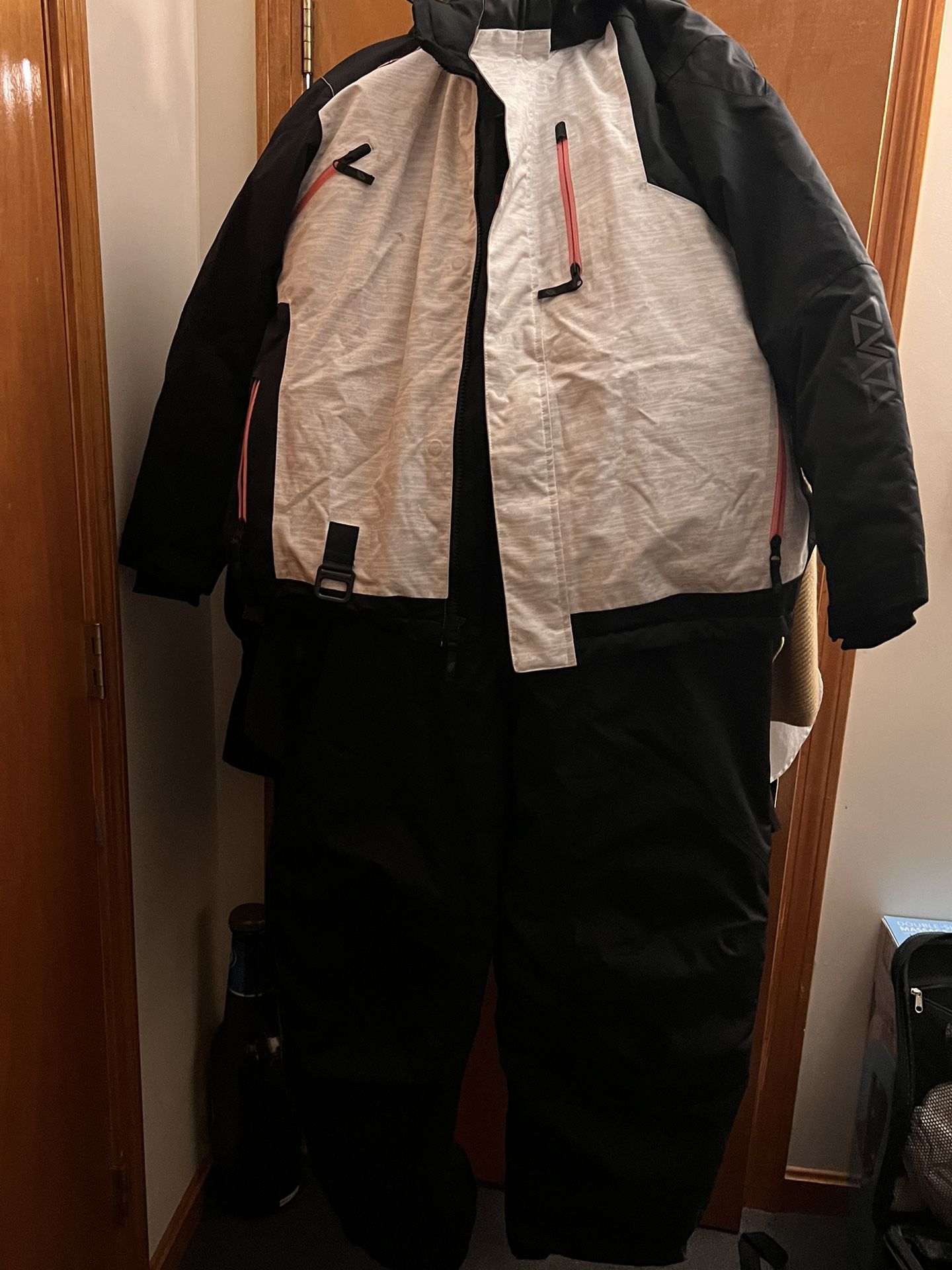 Arctiva  Womans Snowmobile bibs and Jacket 