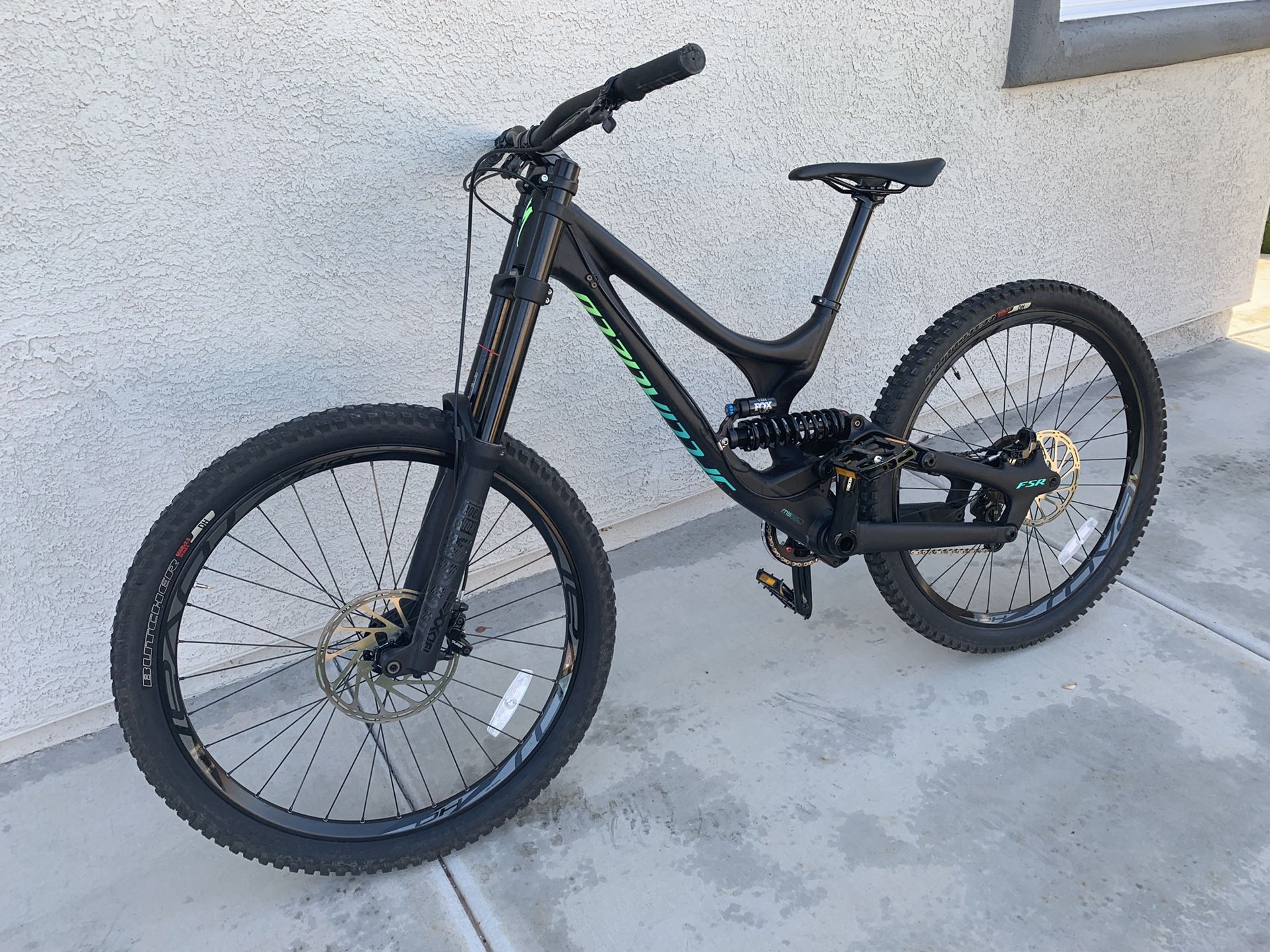 2018 Demo 8 Downhill Specialized mountain bike. WILL TRADE FOR A NICE QUAD