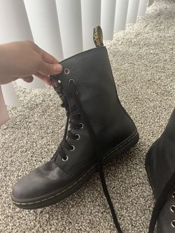 Dr martens sheridan top 8 eye boot
