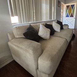 Couch - Sofa 