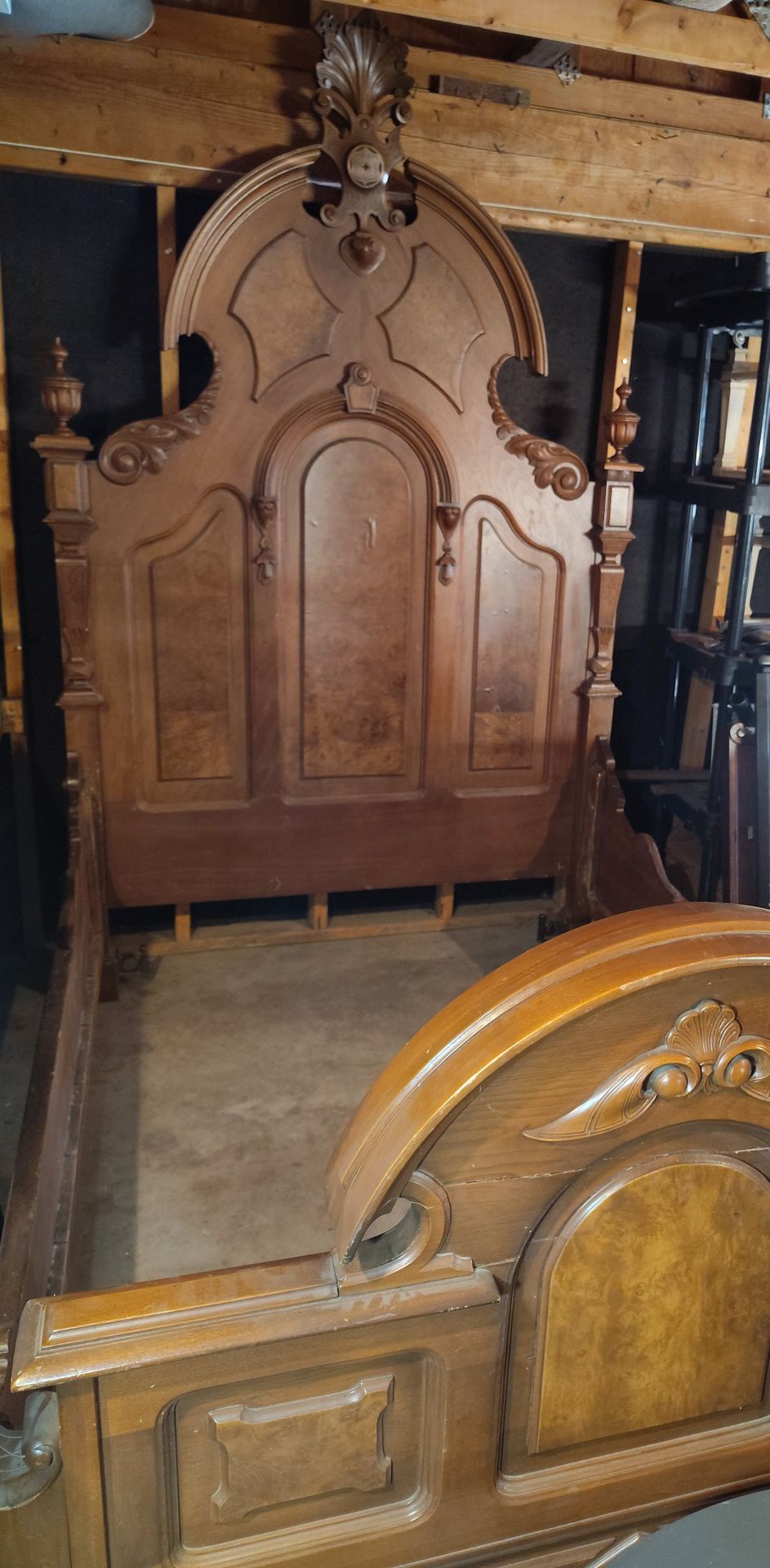 Victorian Queen Bed (free delivery)