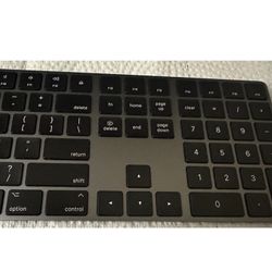 Apple Keyboard 