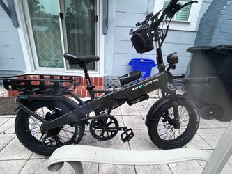 Lectric XP 4 Long Range Electric Bike in Excellent Condition