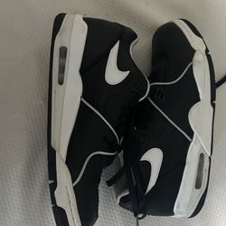 Size 10 Nike air maxes
