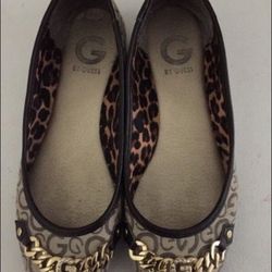 Guess flats size 7.5