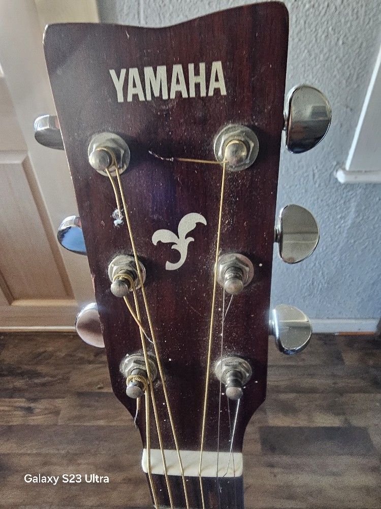 Yamaha Guitar