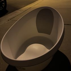 Shnuggle baby bathtub
