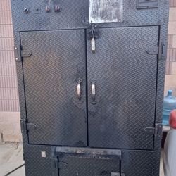 Bar B Q Smoker