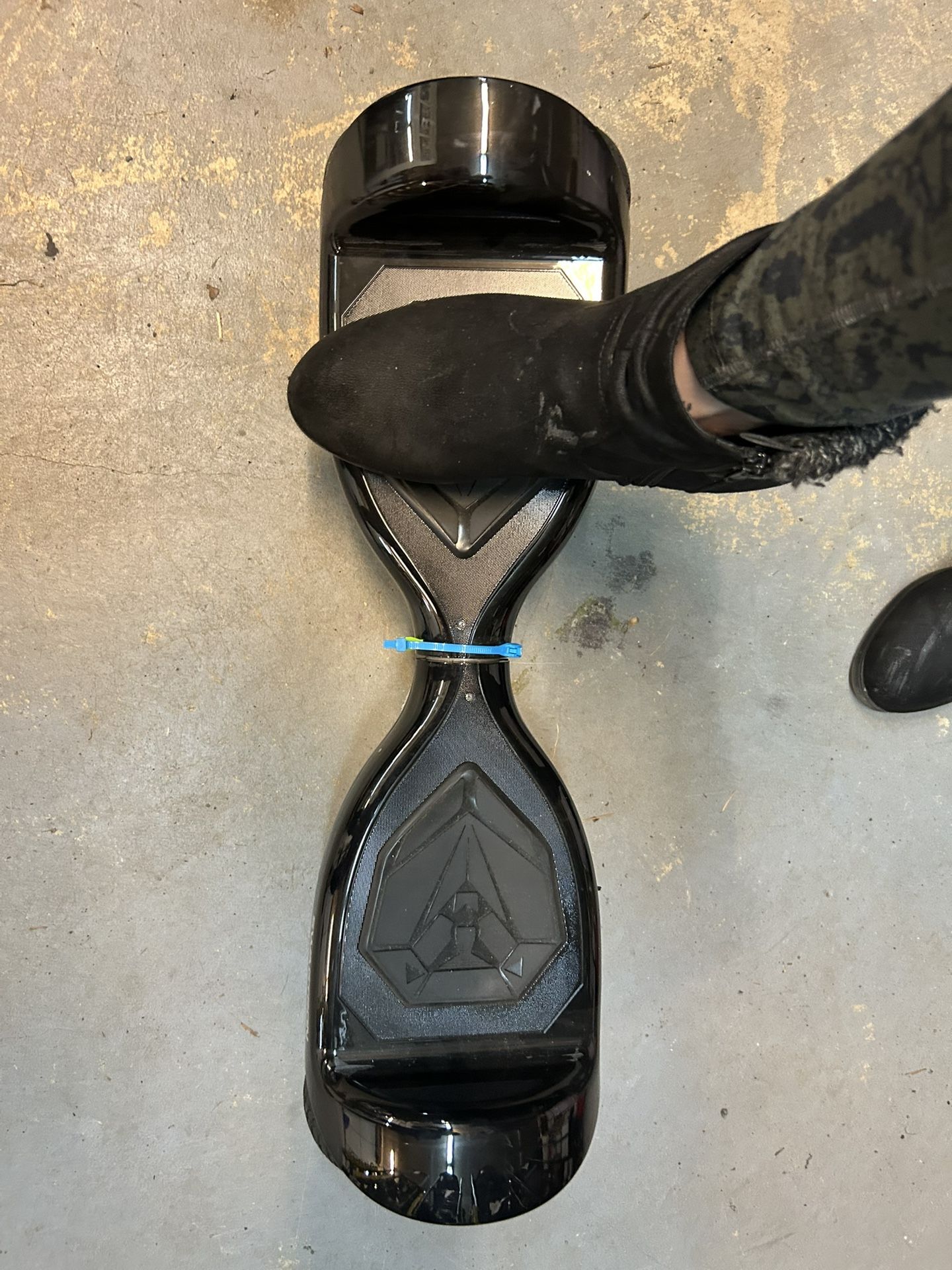 Swagtron T5- Used Hoverboard, black