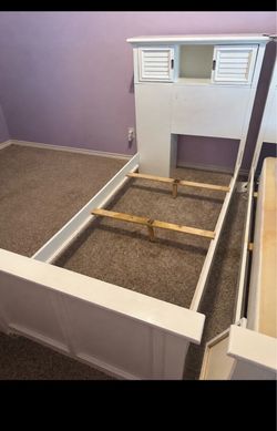 Rooms2Go White Twin Bed Frame