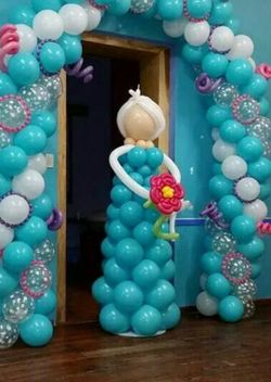 Frozen Balloon arch and Elsa