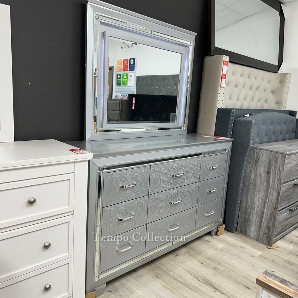 9-Drawer Georgeus Dresser and Mirror with LED Lights,