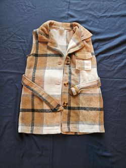 camel and black plaid printed flannel sleeveless vest jacket with a belted waist