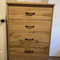 4 Drawer Chest 49 in x30 Wx19 Deep