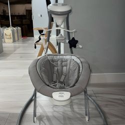 GRACO BABY SWING 