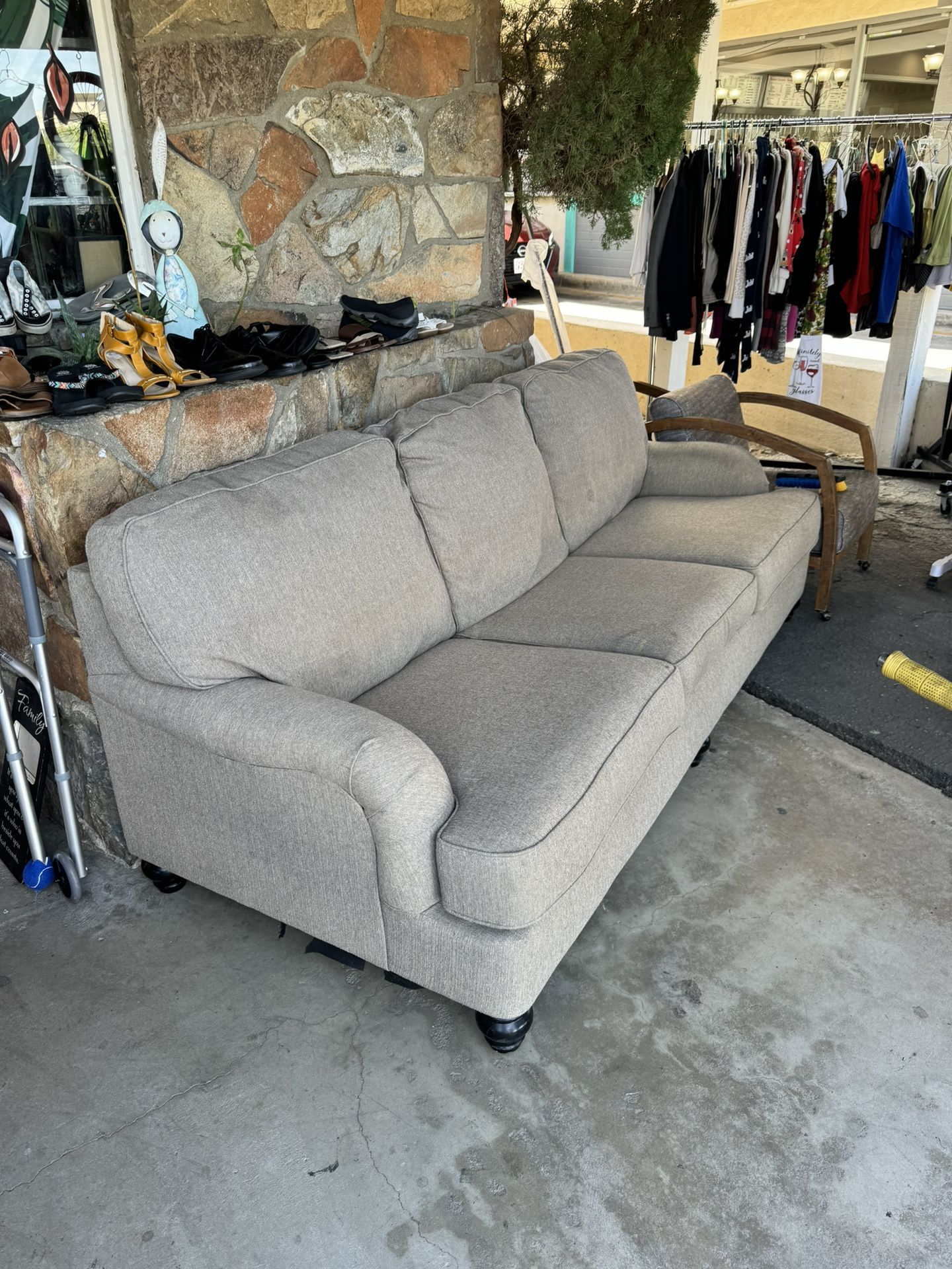 Couch for Sale in Apple Valley, CA OfferUp