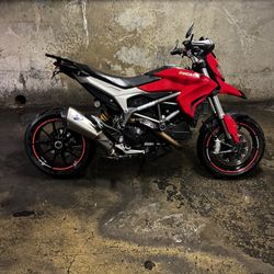 Ducati Hypermotard 