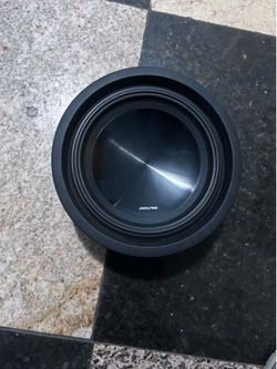 Selling a Alpine Subwoofer