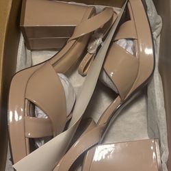 Woman’s Nude Heels 