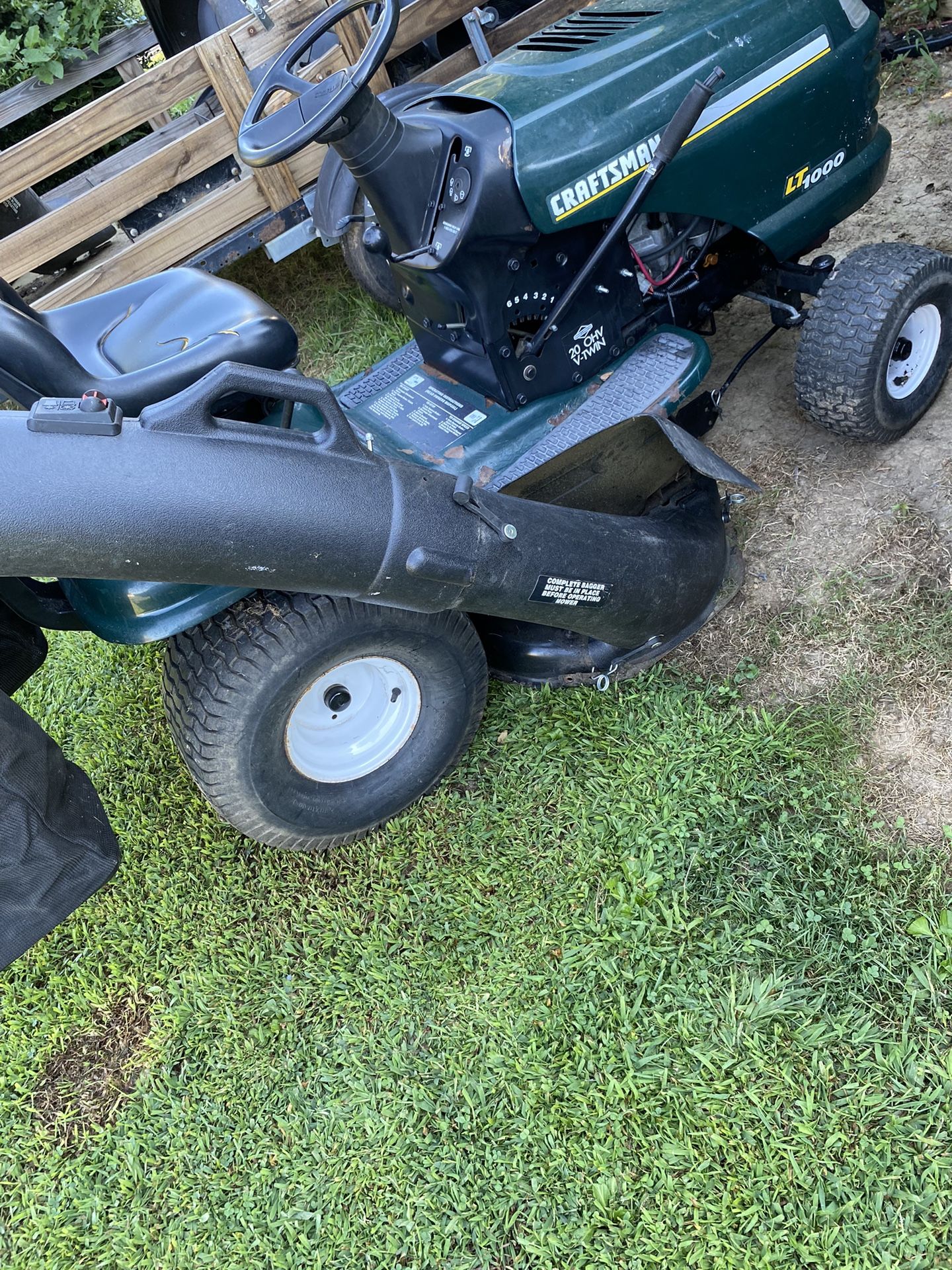 Craftsman LT1000 42 Inch Riding Mower 20 Hp Lawn Tractor With Bagger System