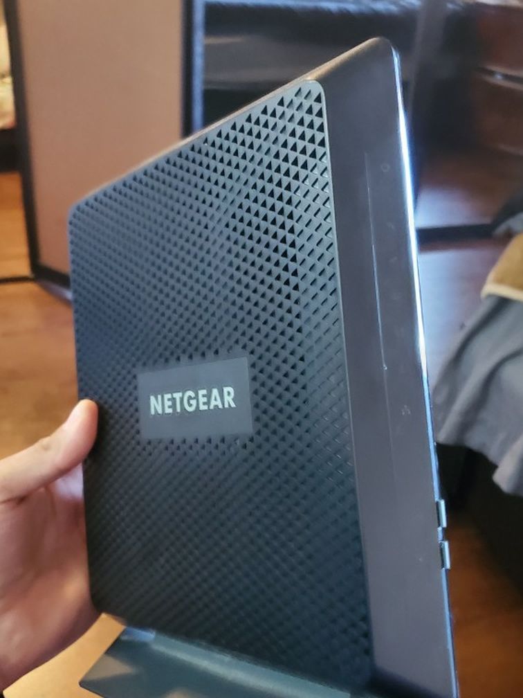 NETGEAR - Nighthawk Dual-Band AC1900 Router with 24 x 8 DOCSIS 3.0 Cable Modem - Black