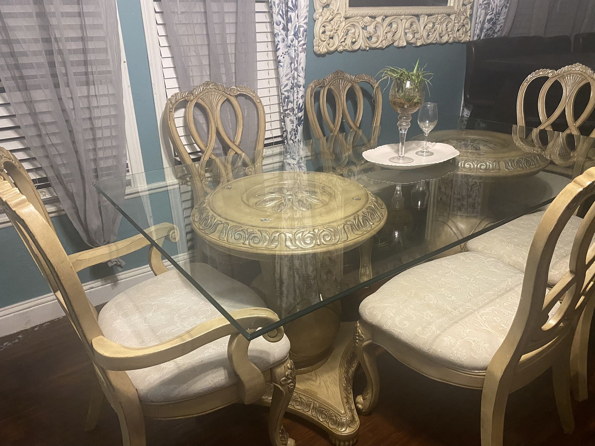 Dinning Room Table With 6 Chairs