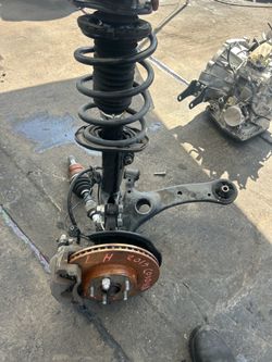 2014 - 2019 Toyota Corolla Knee Suspension Assembly Driver Side LH 1.8L J424