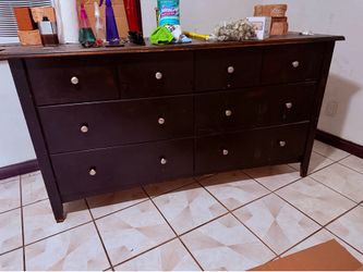 Dresser Black