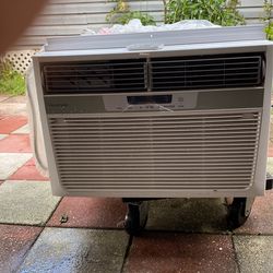 AIR CONDITIONER FRIGIDAIRE 11000 BTU