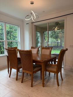 Tommy Bahama Style Dining Table and Chairs