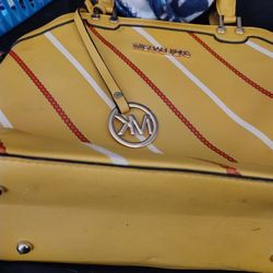 Micheal Kors Purse