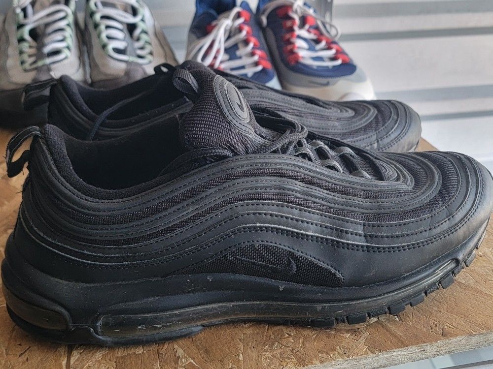 Nike Black Air Max Sz. 12