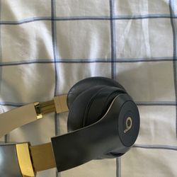 Beats Studio3 Wireless Over-Ear Noise Cancelling Headphones