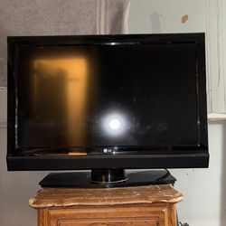 LG TV 32inch