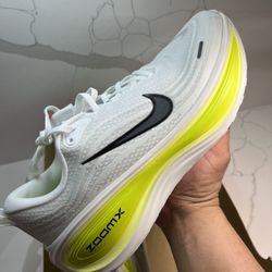 Nike Vomero Plus 