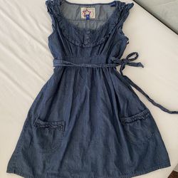 Cute Women’s Denim Dress Size Small 💙