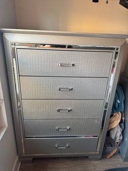 Dressing for bedroom