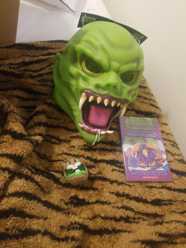 Goosebumps mask& Book&toy Mixed Lot.