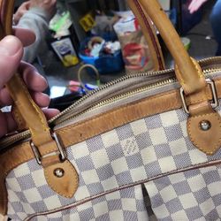 louis vuitton hand bag