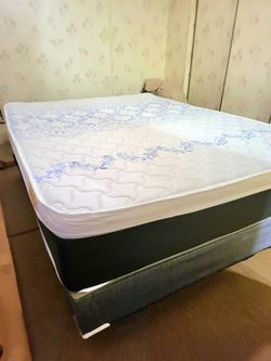 NEW QUEEN-SIZE PILLOW TOP MATTRESS AND BOX SPRING