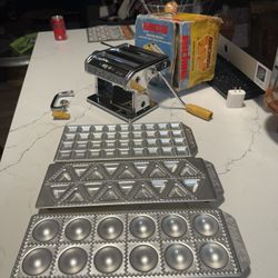 Vintage Pasta Maker And Ravioli Molds 