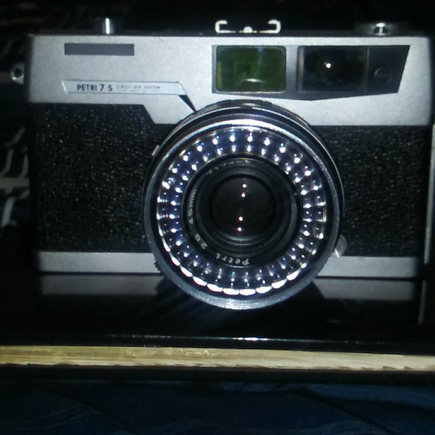 Vintage Petri. 7s 35mm camera ..in good working condition