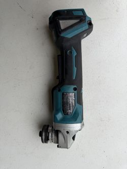 Makita XAG11 18V LXT Brushless Angle Grinder (Tool Only)