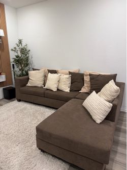 Brown Sectional Sofa 🛋️