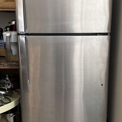 GE Stainless steel Refrigerator